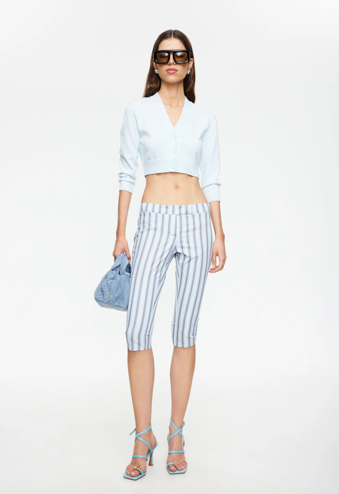 1672-frost-cardigan-sky-blue-1.webp FROST CARDIGAN - SKY BLUE