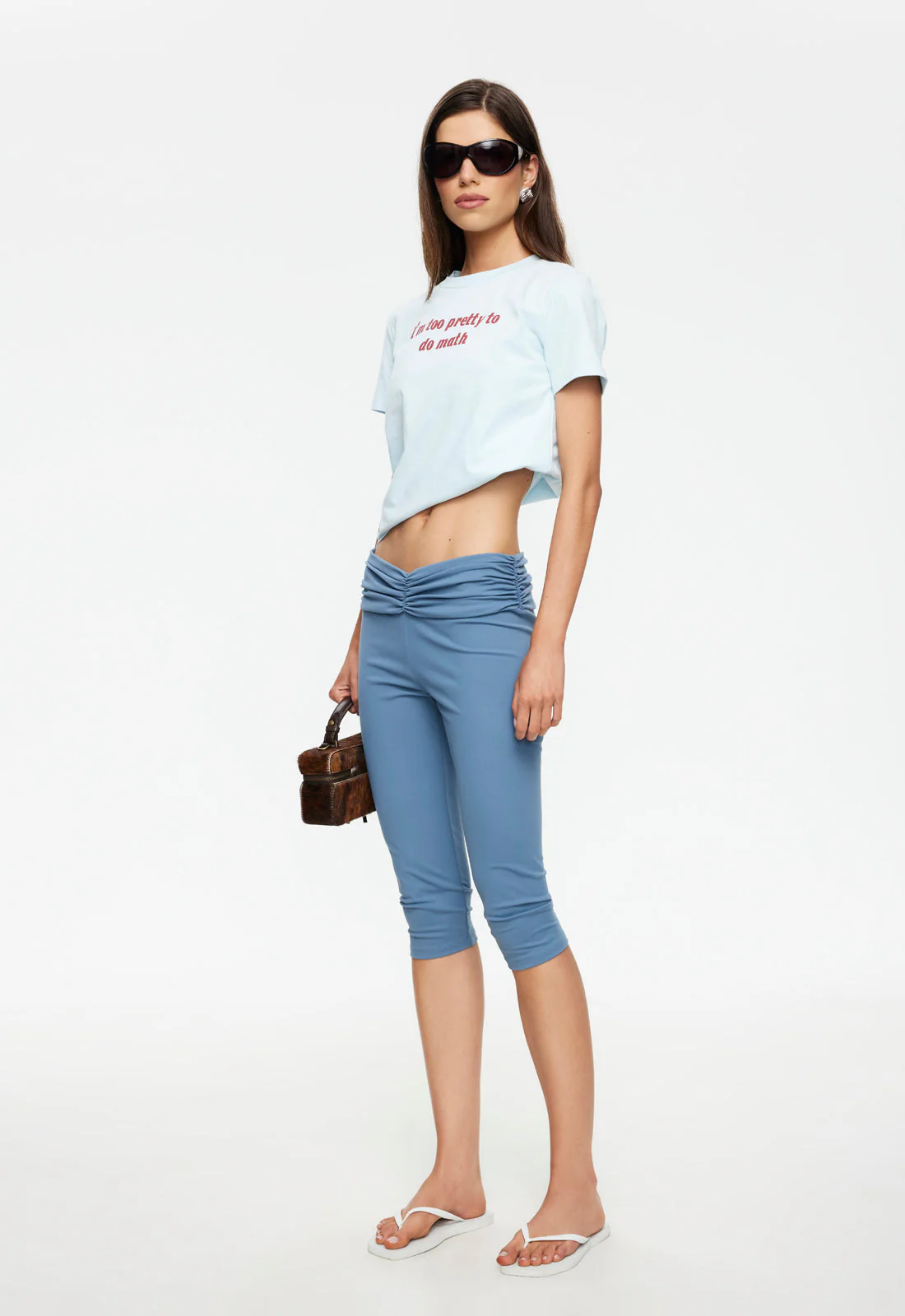 3046-too-pretty-tee-ice-1.webp TOO PRETTY TEE - ICE