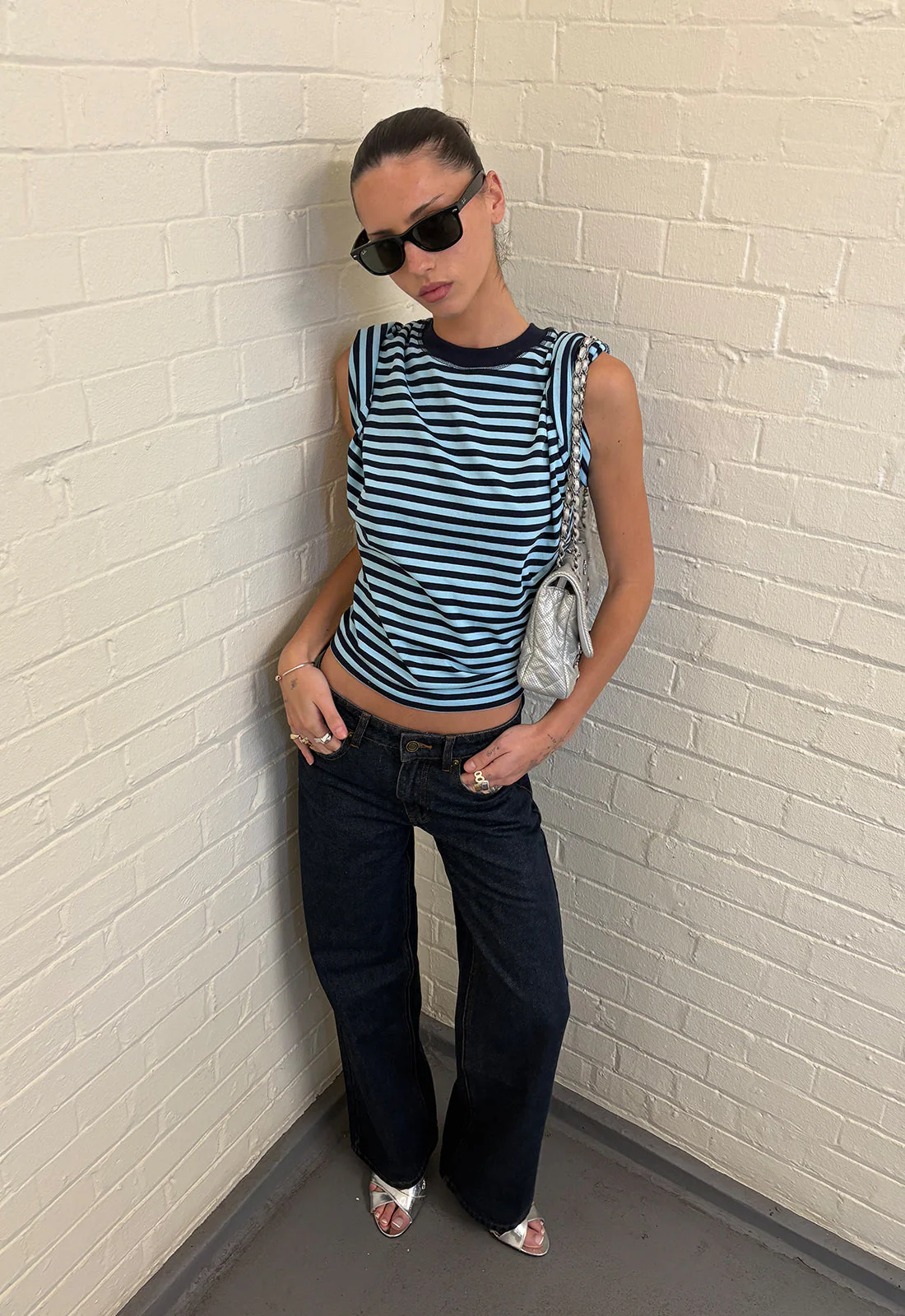 3842-bloom-short-sleeve-navy-sea-stripe-6.webp BLOOM SHORT SLEEVE - NAVY SEA STRIPE