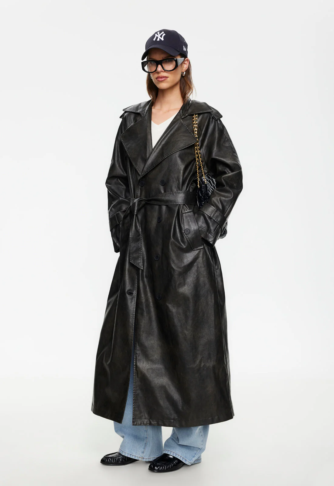 920-off-duty-coat-washed-onyx-3.webp OFF DUTY COAT - WASHED ONYX